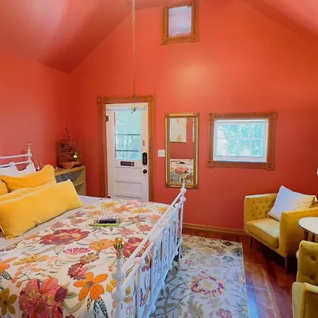 Rock Cottage Gardens B&B-3