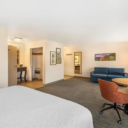 Hampton Inn & Suites Moreno Valley-3