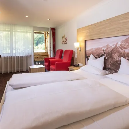 Alm-&Wellnesshotel Alpenhof-3