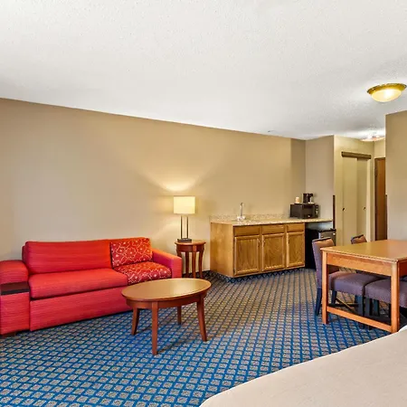 Quality Inn & Suites Seville-2
