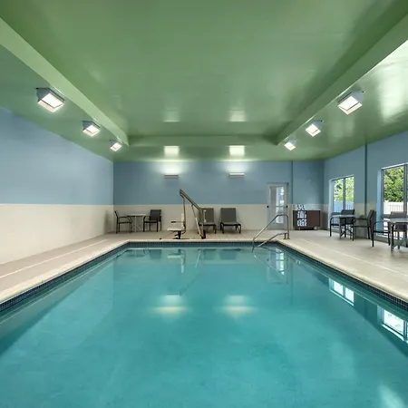 Holiday Inn Express Queensbury-Lake George Area By Ihg-3