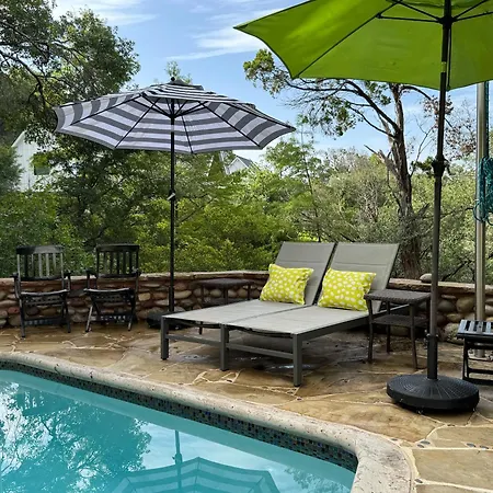 The Rivery Retreat, Choose From Luxury Guesthouse Cabin Or Poolside Suite In Lake Austin Hill Country-2