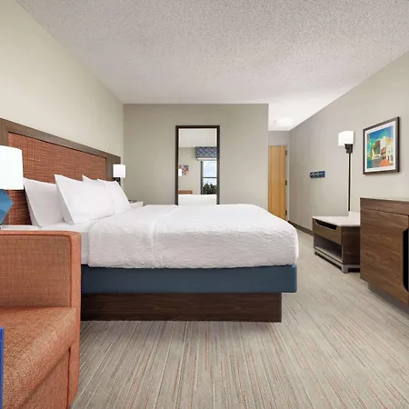 Hampton Inn Laredo-3