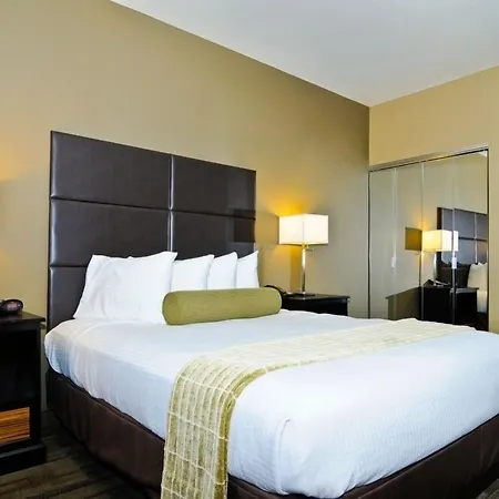 Best Western Plus Night Watchman Inn & Suites-2