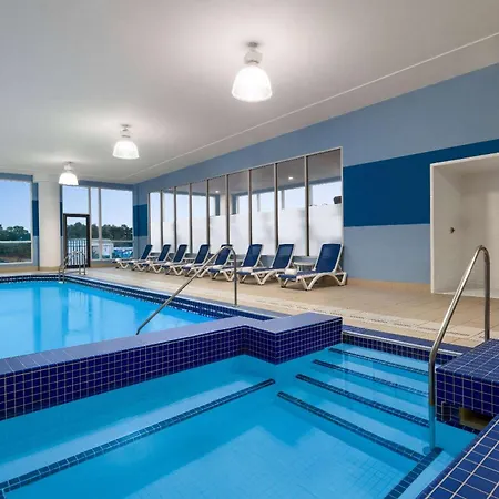 Wyndham Grand Fallsview Hotel-2