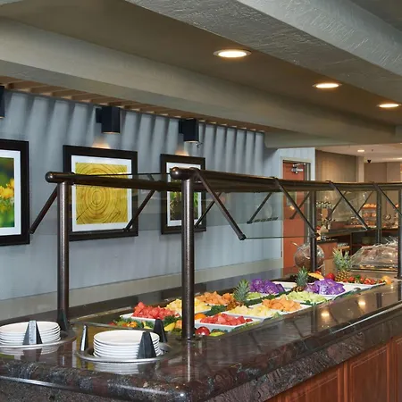 Doubletree By Hilton Fresno Convention Center-2