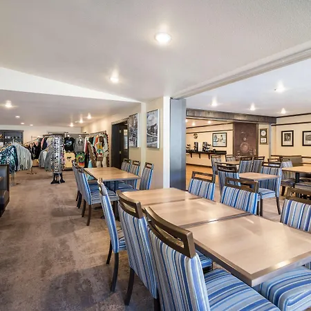 Best Western Golden Spike Inn & Suites-3