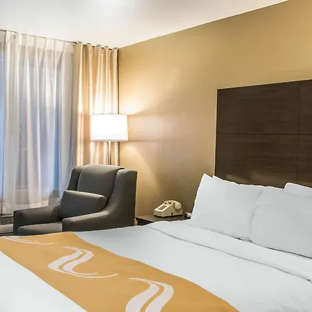 Quality Inn & Suites Houghton Downtown-2