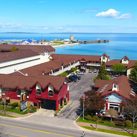 Super 8 Beachfront By Wyndham Mackinaw City, Mi-2