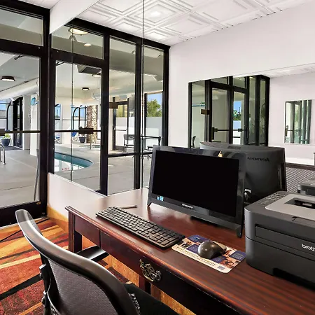 Best Western Knoxville Suites - Downtown-3