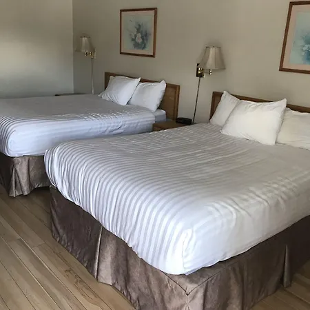 Travelodge By Wyndham Salmon Arm Bc-3