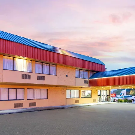 Ramada By Wyndham Coquitlam-2