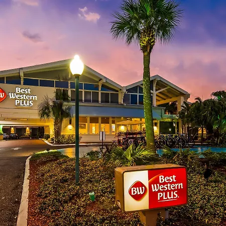 Best Western Plus Yacht Harbor Inn-3