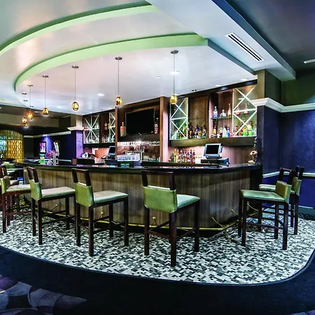 La Quinta Inn & Suites By Wyndham San Antonio Riverwalk-2