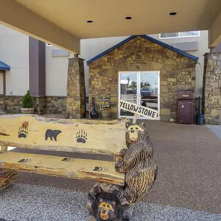 Yellowstone West Gate Hotel-3