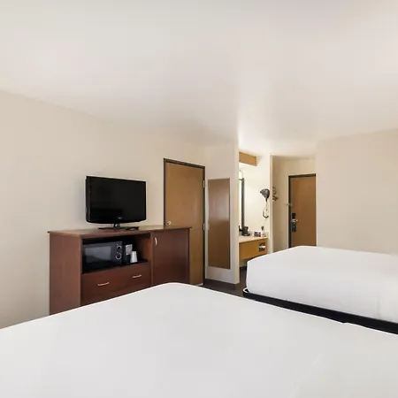 Quality Inn & Suites Steamboat Springs-3