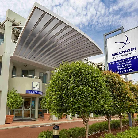 Broadwater Resort Como-3