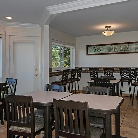 Riverland Inn & Suites-3