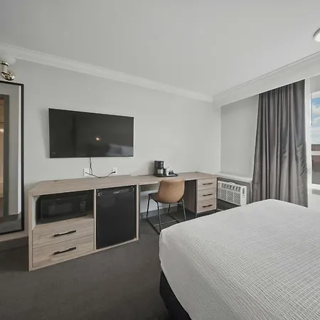 Sandman Hotel Red Deer-2