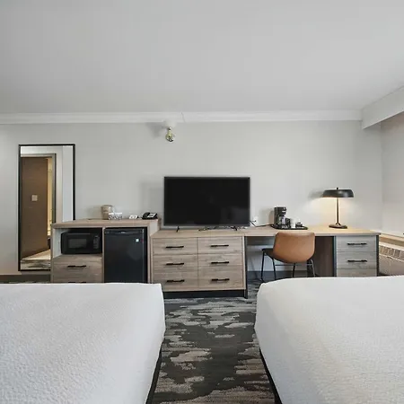 Sandman Hotel Red Deer-3
