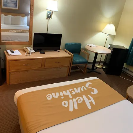 Days Inn By Wyndham Ocean Shores-2