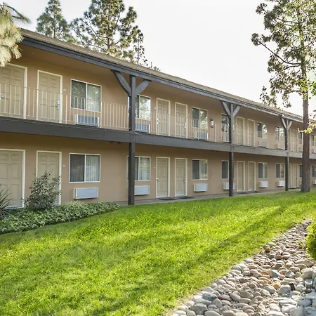 Ayres Lodge Alpine-2