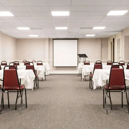 Ramada By Wyndham Paintsville Hotel & Conference Center-3