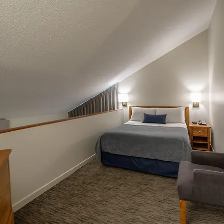Whistler Village Inn & Suites-3