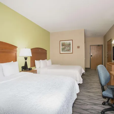 Baymont By Wyndham Thornton-2