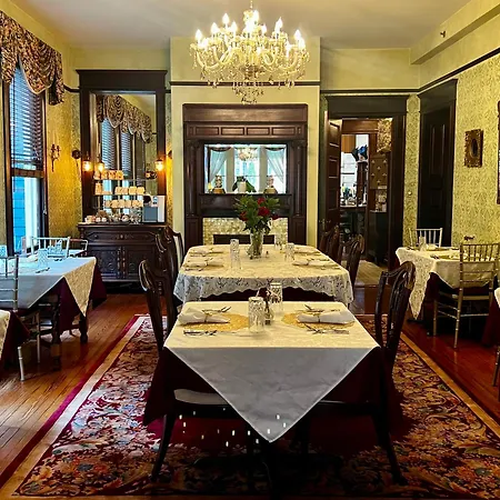 Hoyt House Luxury Bed & Breakfast-3