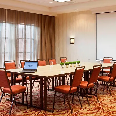 Courtyard By Marriott Pueblo-2