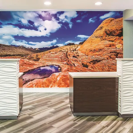 La Quinta By Wyndham Las Vegas Summerlin Tech-3