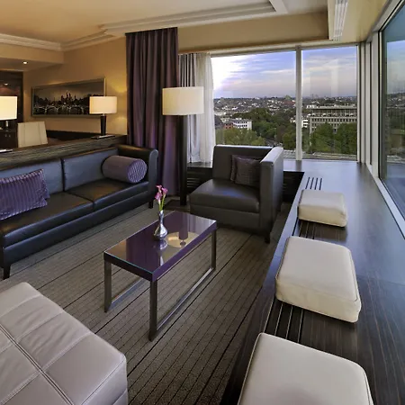 Hilton Frankfurt City Centre-3