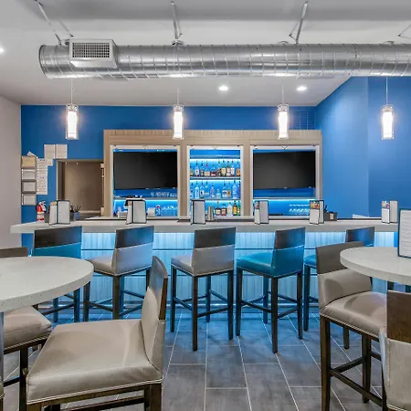 Clarion Inn & Suites Dfw North-3