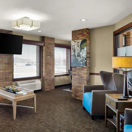 Best Western Lakewood Inn-3