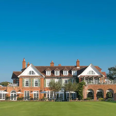 Chewton Glen Hotel - An Iconic Luxury Hotel-3