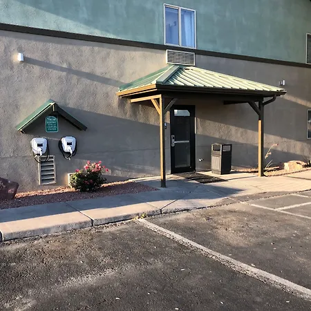 Quality Inn & Suites Pueblo West-2