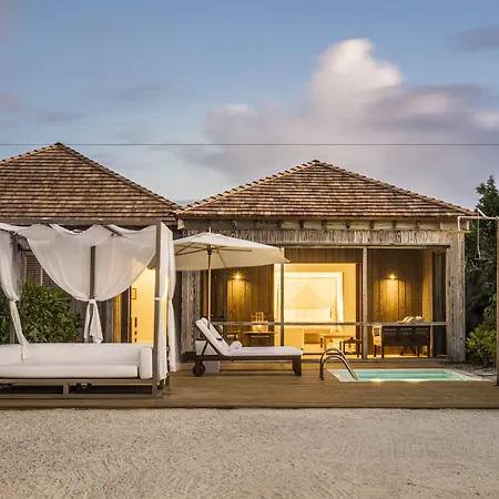 Como Parrot Cay-2