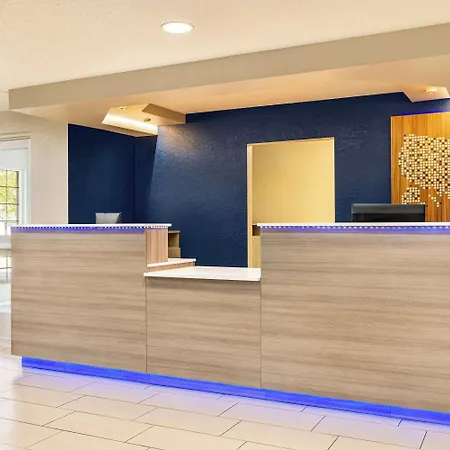 Microtel Inn & Suites By Wyndham New Ulm-3