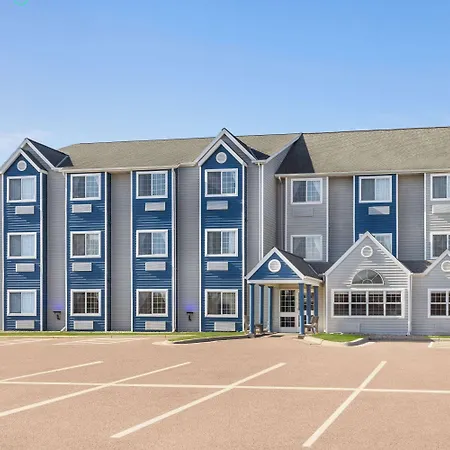 Microtel Inn & Suites By Wyndham New Ulm-2