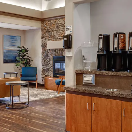 Days Inn By Wyndham Medicine Hat-3