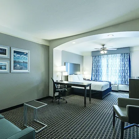 La Quinta By Wyndham Conroe-2