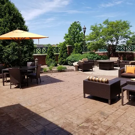Courtyard By Marriott Madison East-2
