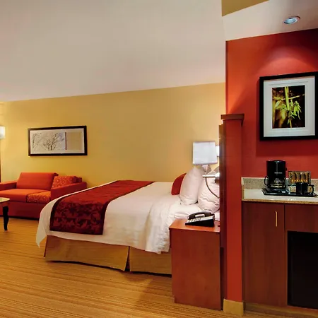 Courtyard By Marriott Madison East-3
