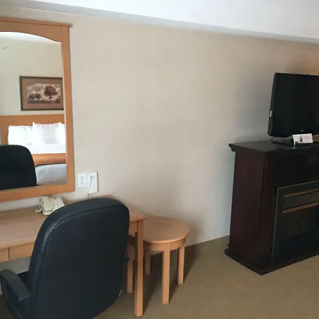 Super 8 By Wyndham Fort Nelson Bc-2
