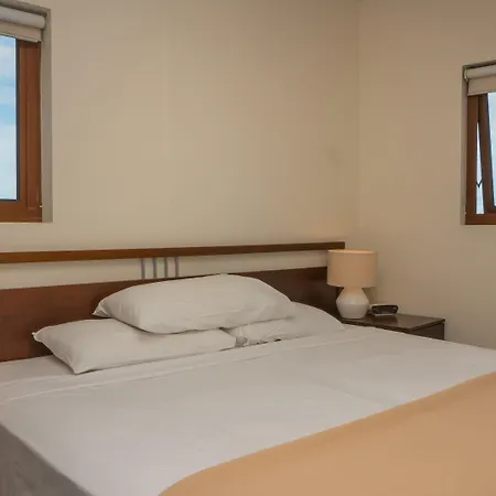 Broadbeach Savannah Resort-3