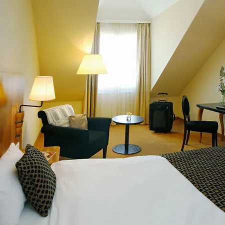 Dream Castle Hotel Marne La Vallee-3