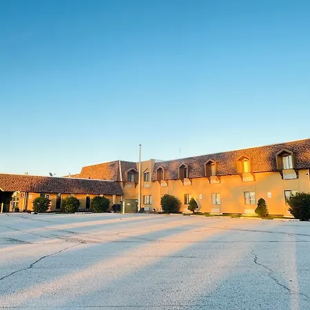 Hometown Inn And Suites-3