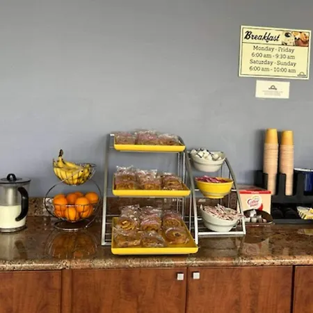 Days Inn By Wyndham San Diego-East/El Cajon-2