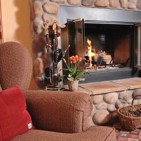 Berry Springs Lodge-3